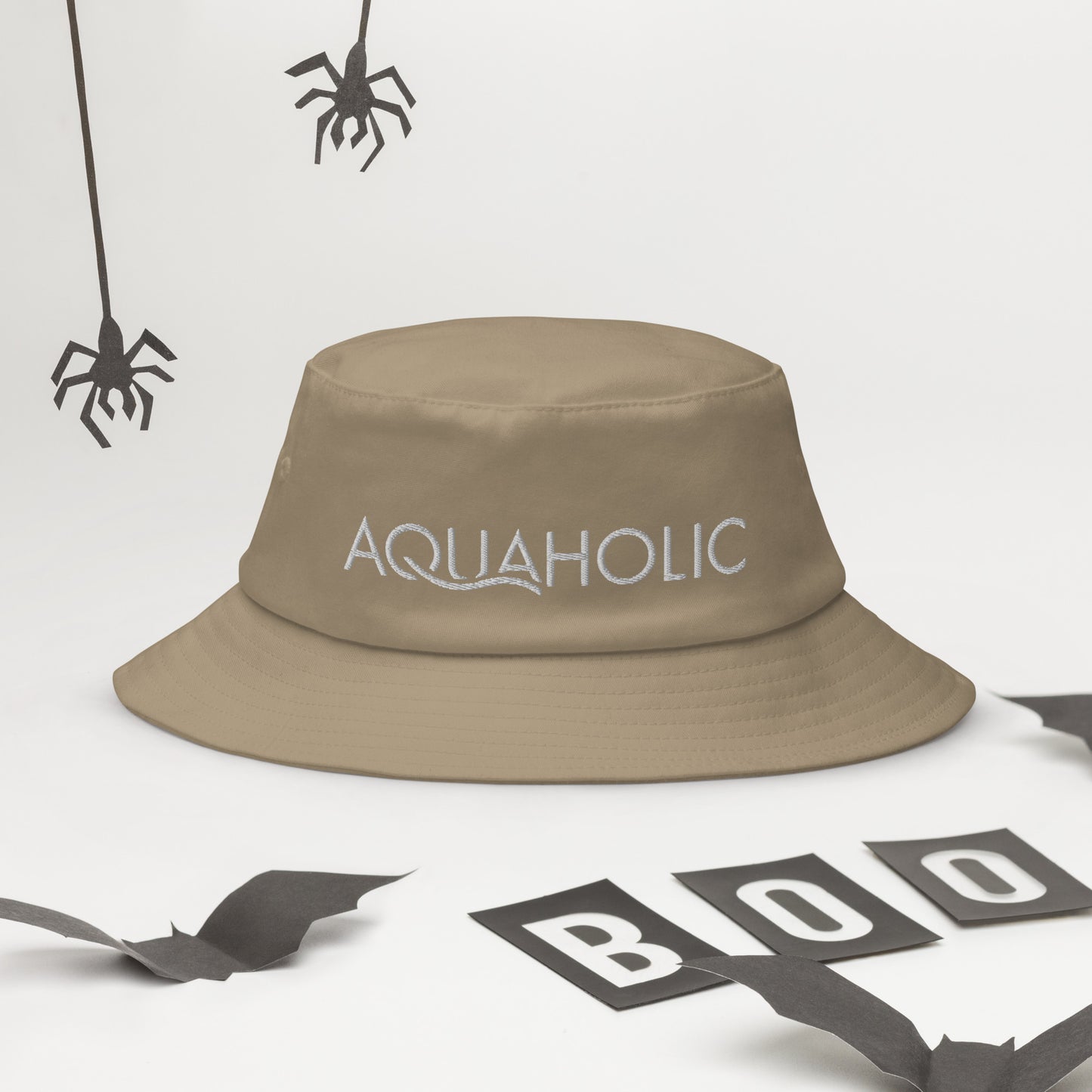 AQUAHOLIC Old School Bucket Hat